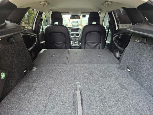 Volvo  V40  第14張相片