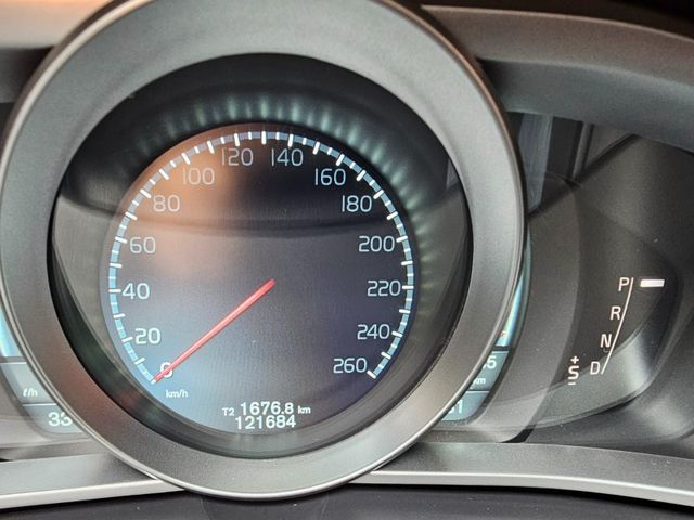 Volvo  V40  第15張相片