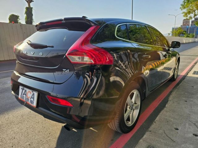 Volvo  V40  第7張相片