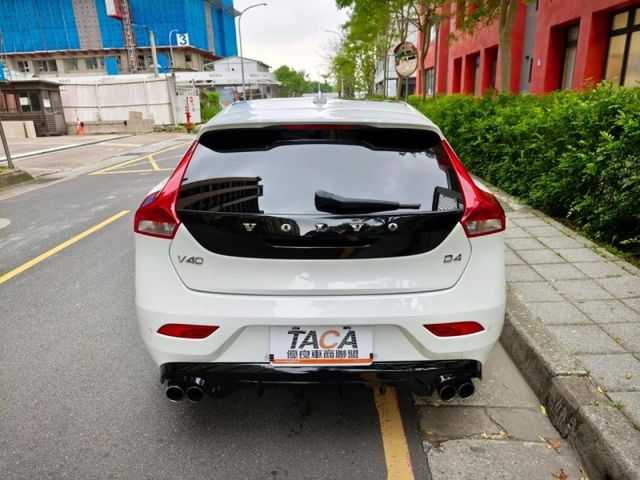 Volvo  V40  第7張相片