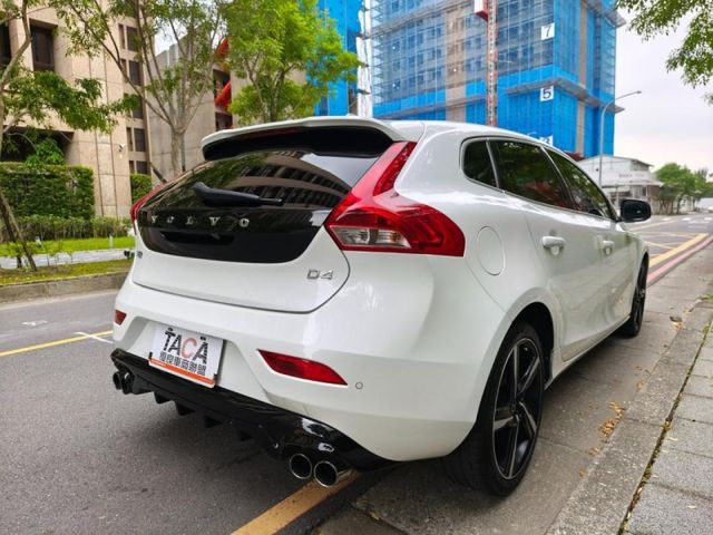 Volvo  V40  第8張相片