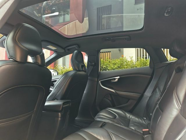 Volvo  V40  第19張相片