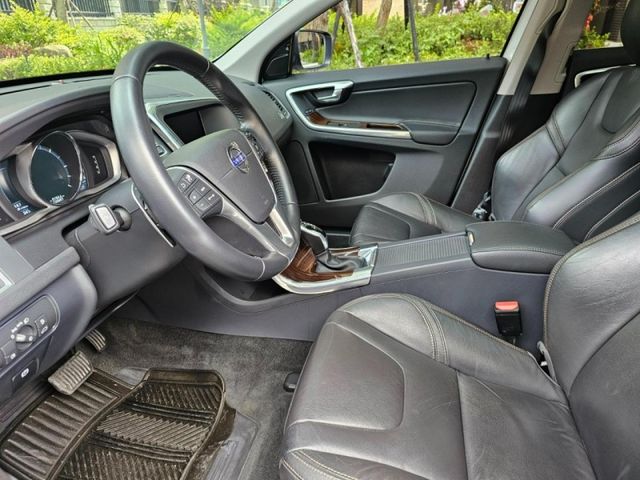 Volvo  XC60  第12張相片
