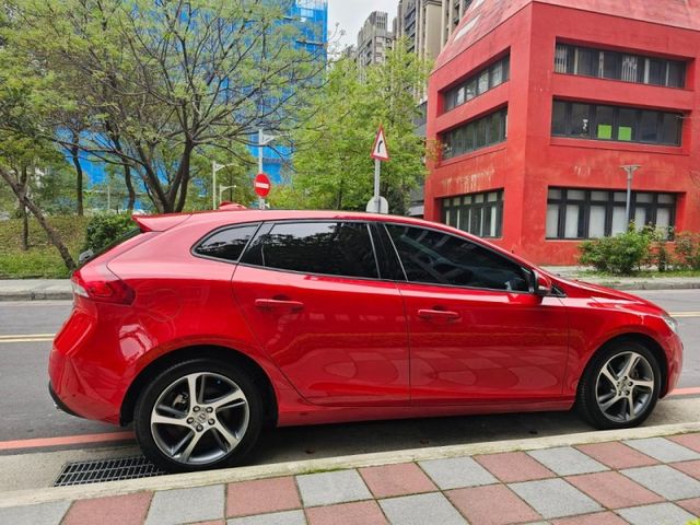 Volvo  V40  第9張相片