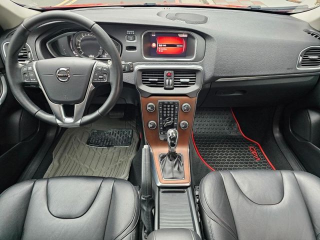 Volvo  V40  第13張相片
