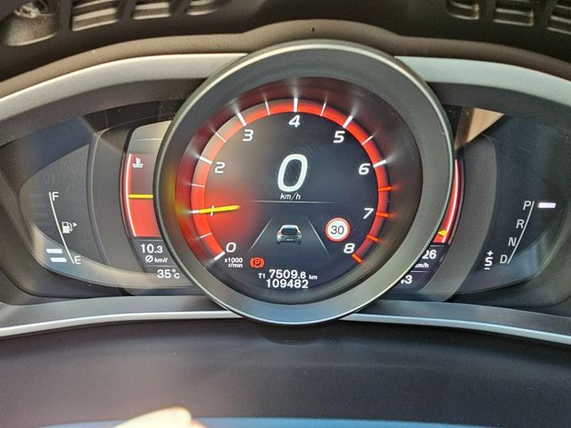 Volvo  V40  第26張相片