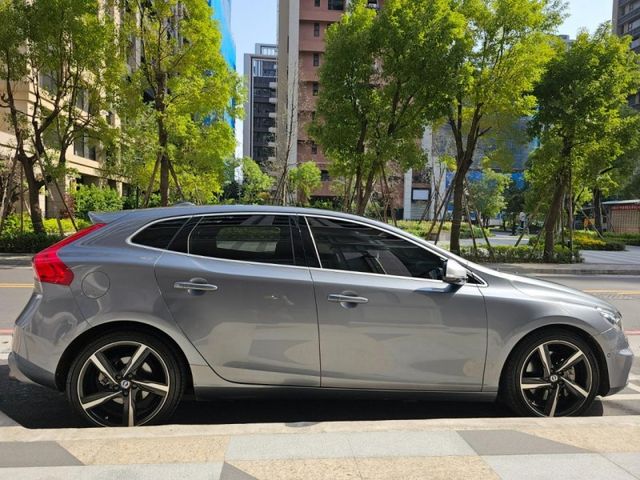 Volvo  V40  第6張相片