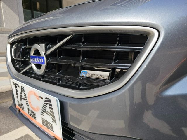 Volvo  V40  第9張相片