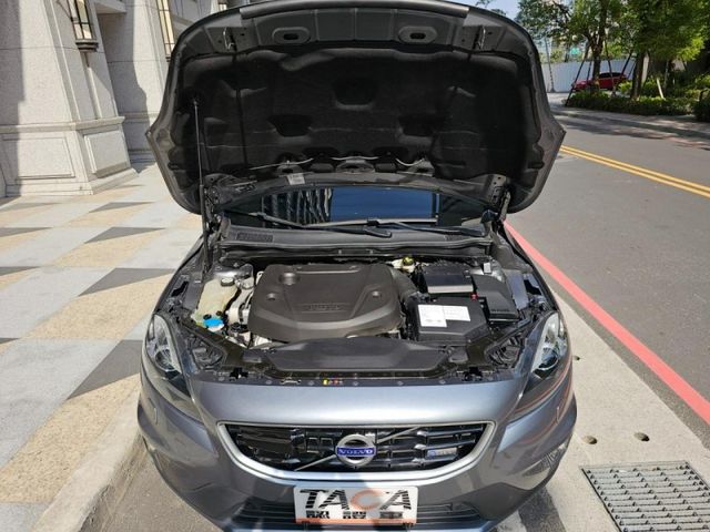 Volvo  V40  第10張相片