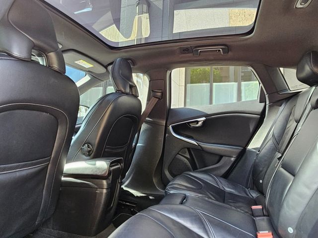 Volvo  V40  第15張相片