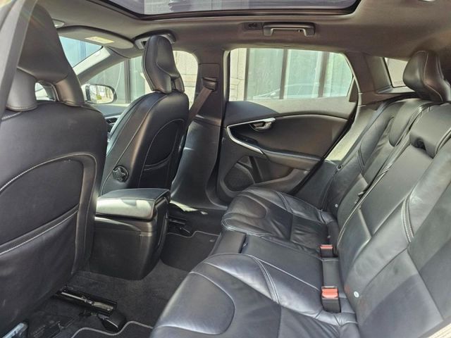 Volvo  V40  第16張相片