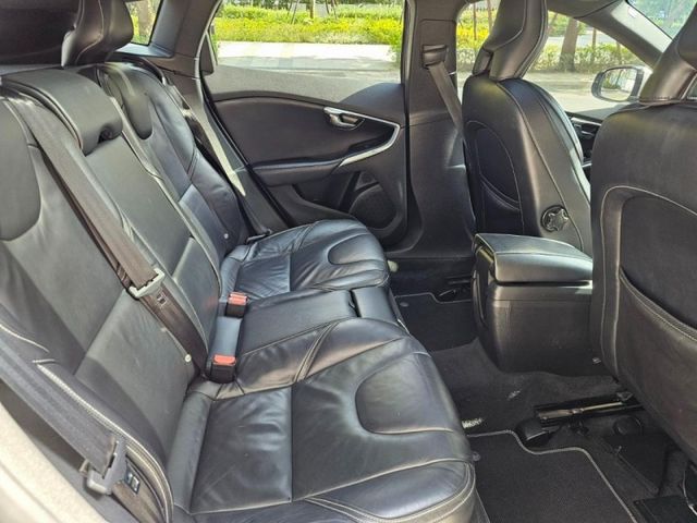 Volvo  V40  第18張相片