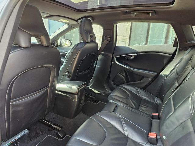 Volvo  V40  第19張相片