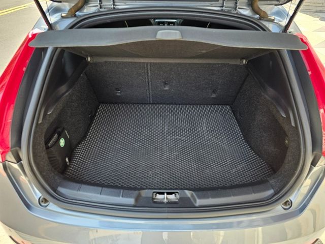 Volvo  V40  第20張相片