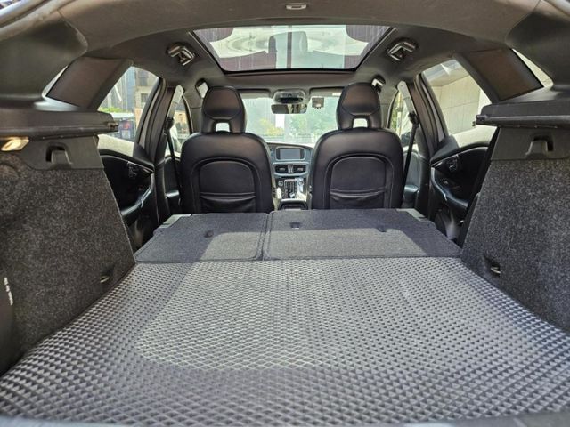 Volvo  V40  第21張相片
