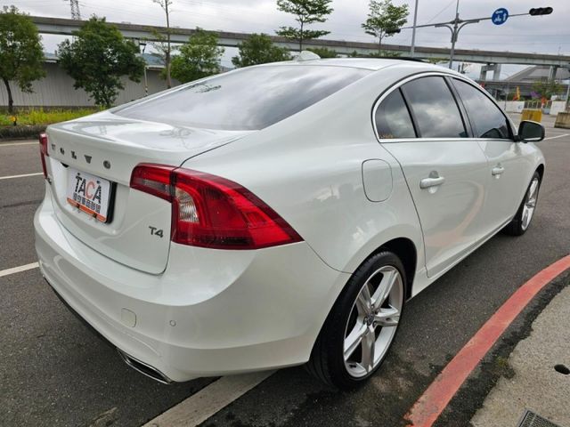 Volvo  S60  第8張相片