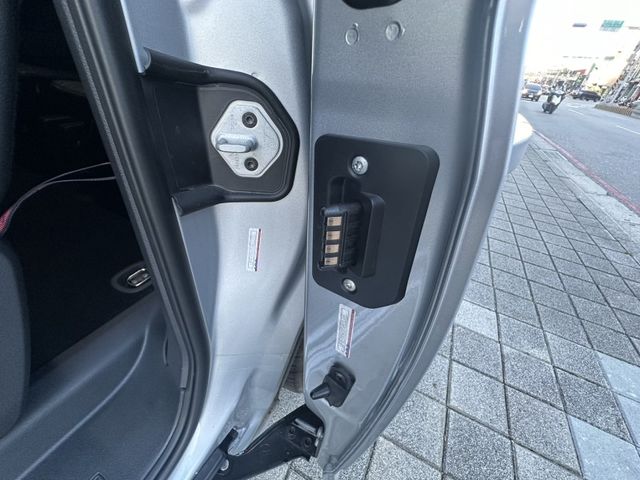 Ford/福特  TOURNEO CONNECT  第14張相片