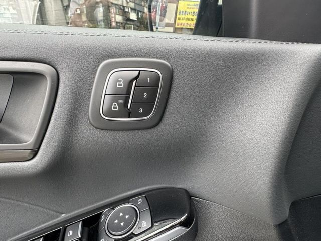 Ford/福特  Kuga  2024年 Ford Kuga 2.0 Vignale （白）客  第13張相片