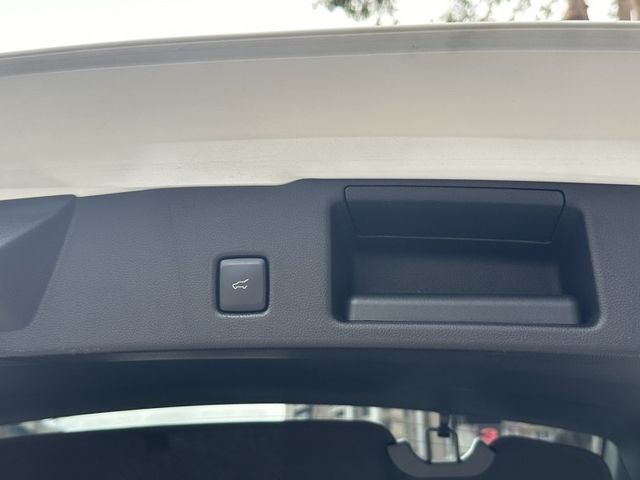 Ford/福特  Kuga  2024年 Ford Kuga 2.0 Vignale （白）客  第17張相片