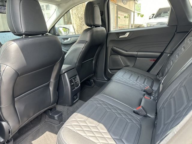 Ford/福特  Kuga 2024年Ford KUGA 1.5 VIGNALE 客車版  第9張相片