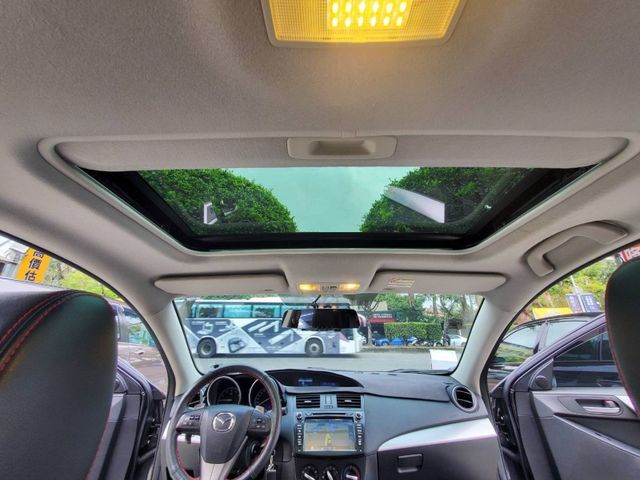 Mazda  Mazda3  第10張相片