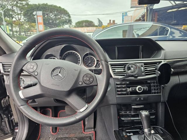 Mercedes-Benz/賓士   E-CLASS  E200  第6張相片