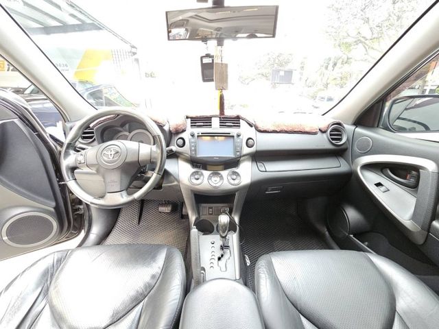 Toyota  RAV4  第5張相片