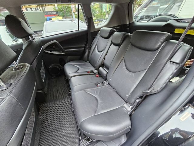 Toyota  RAV4  第8張相片