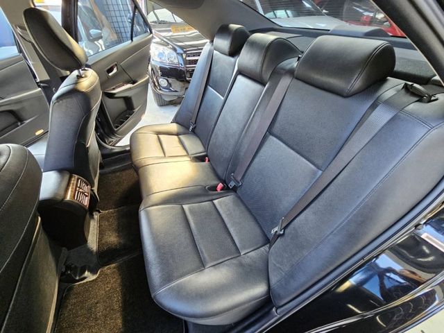 Toyota  Camry  第9張相片