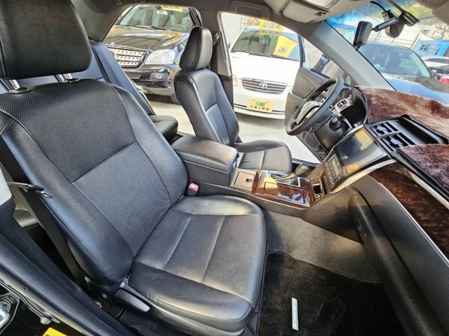 Toyota  Camry  第11張相片