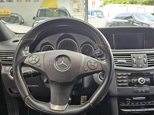 Mercedes-Benz/賓士   E-CLASS  E350  第8張相片