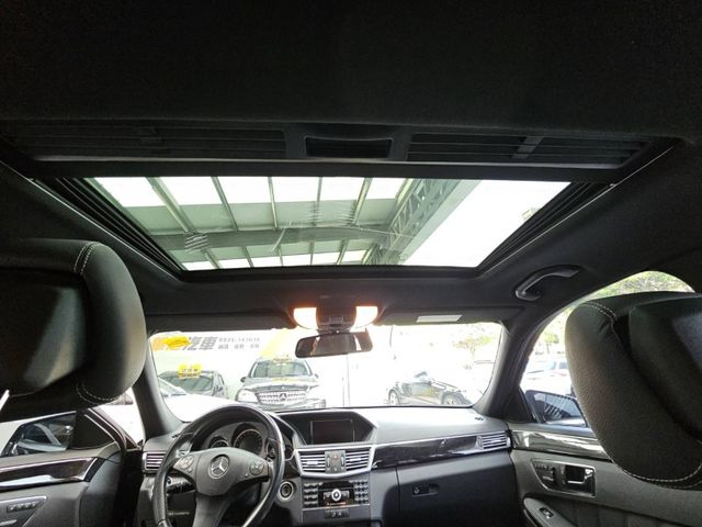 Mercedes-Benz/賓士   E-CLASS  E350  第10張相片