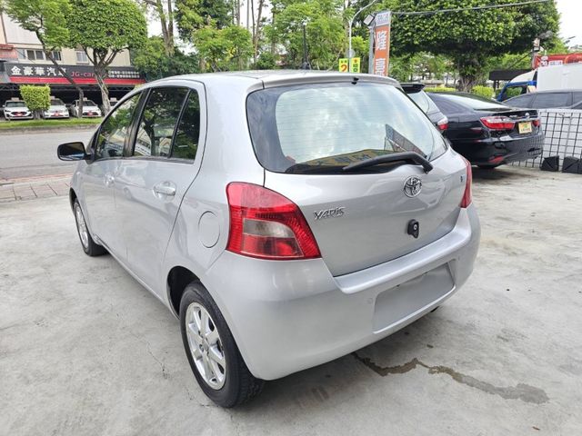 Toyota  Yaris  第10張相片