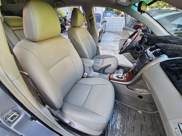 Toyota  Altis  第10張相片