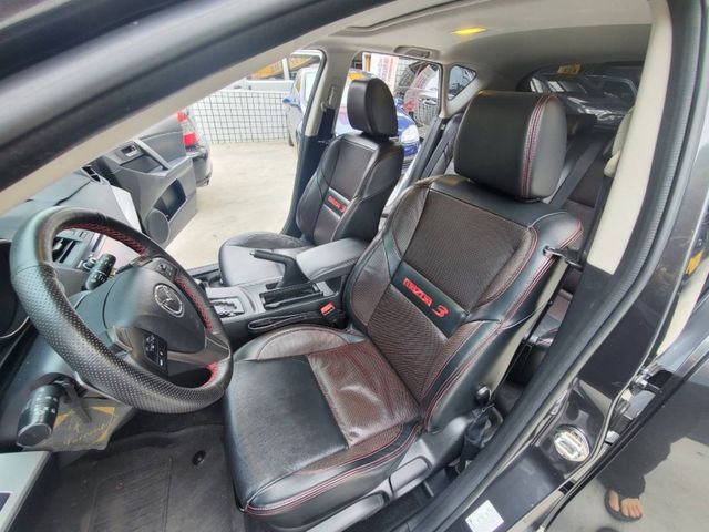 Mazda  Mazda3  第8張相片