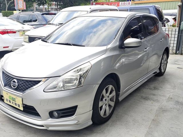 Nissan  Tiida  第1張相片