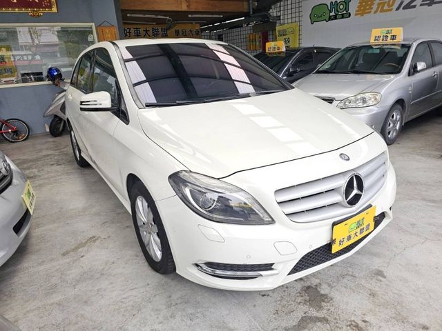 Mercedes-Benz/賓士   B-CLASS  B180  第3張相片