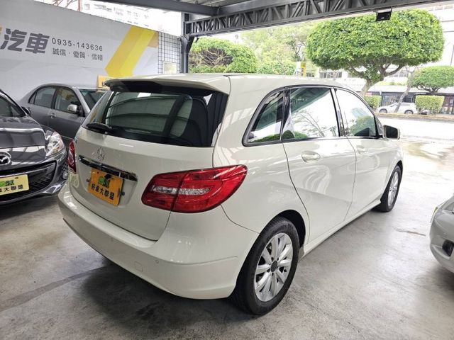 Mercedes-Benz/賓士   B-CLASS  B180  第4張相片