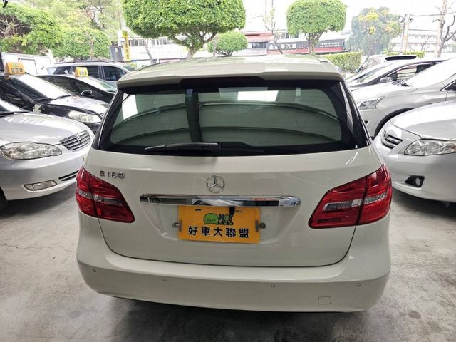 Mercedes-Benz/賓士   B-CLASS  B180  第5張相片