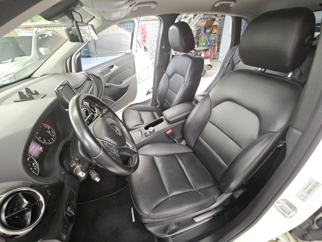 Mercedes-Benz/賓士   B-CLASS  B180  第6張相片