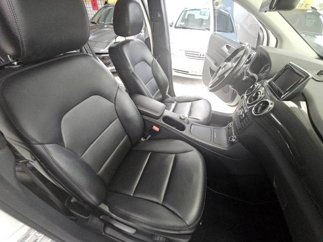 Mercedes-Benz/賓士   B-CLASS  B180  第10張相片