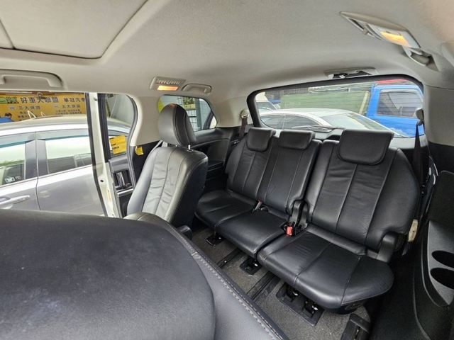 Toyota  Previa  第6張相片