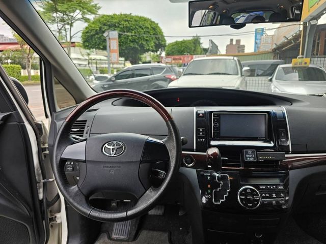 Toyota  Previa  第10張相片