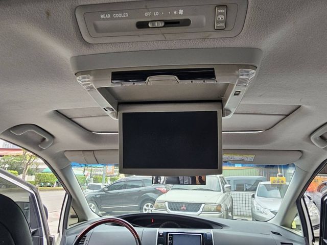 Toyota  Previa  第12張相片