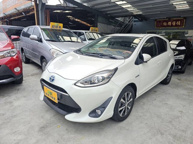 Toyota  Prius C  第1張相片