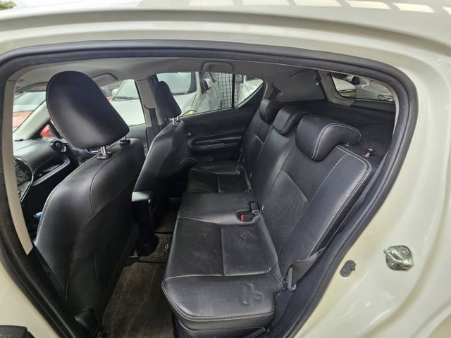 Toyota  Prius C  第6張相片