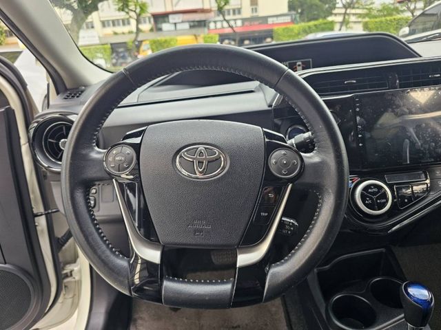Toyota  Prius C  第12張相片