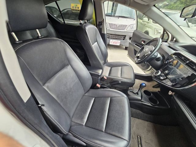 Toyota  Prius C  第17張相片