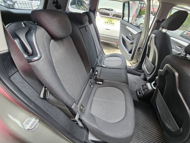 BMW/ 寶馬  2 SERIES  218d  第10張相片
