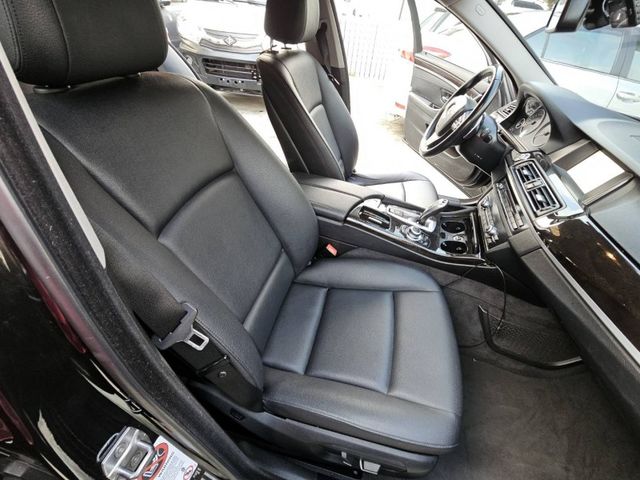 BMW/ 寶馬  5 SERIES  520d  第11張相片